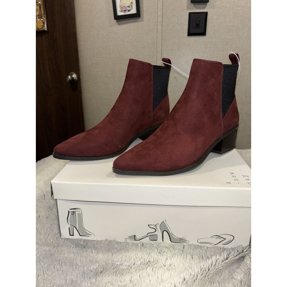 A New Day Gwen Women's Size 8.5 W Burgundy Chelsea Ankle Boots Memory Foam NIB